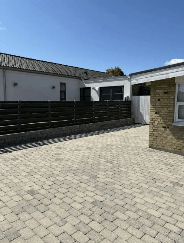 Fliserens — indkørsel efter