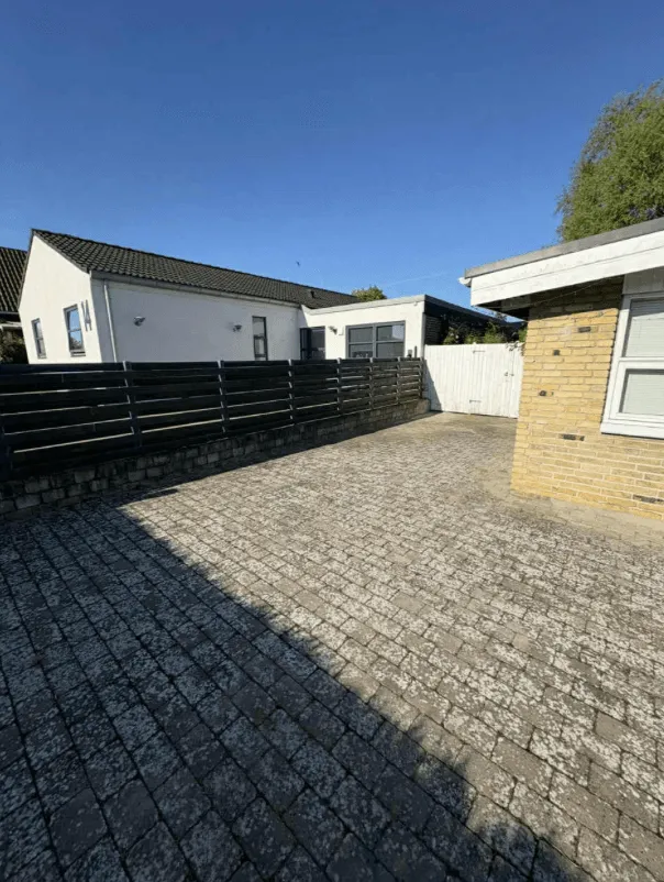 Fliserens — indkørsel før